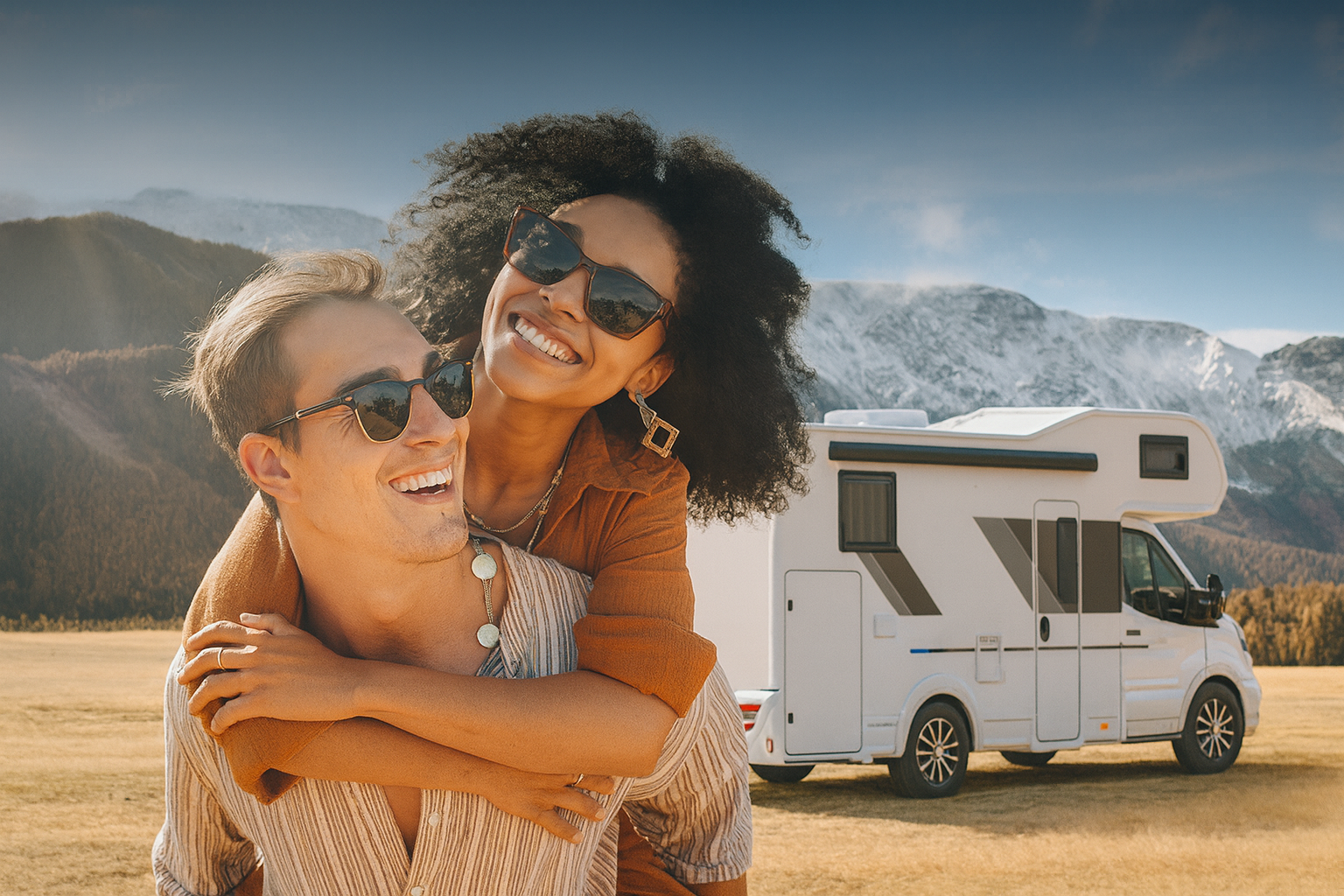 Sun Living Autocamper med alkove med udsigt til bjergene